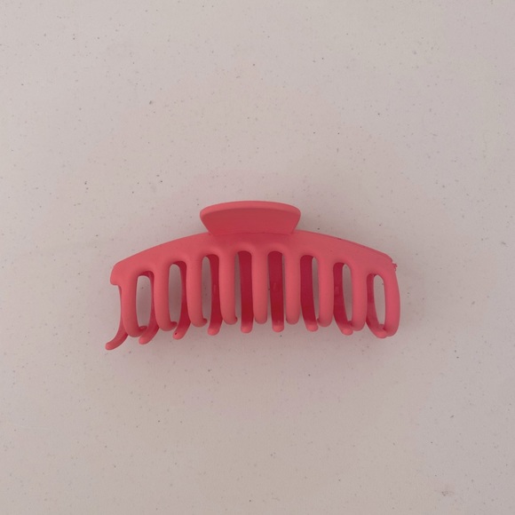 ANTHROPOLOGIE Plastic Hair Clip - Picture 1 of 3